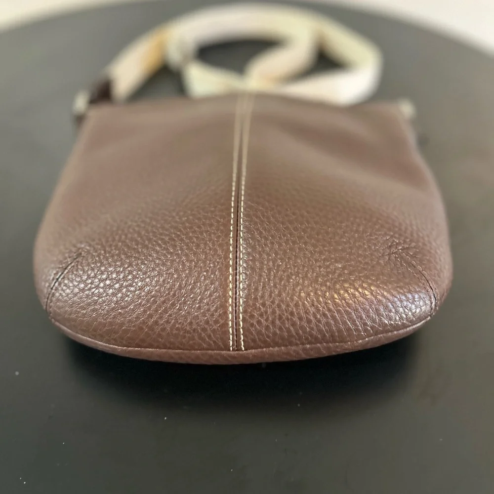 Coach pebbled brown leather crossbody bag - Picture 7 of 11